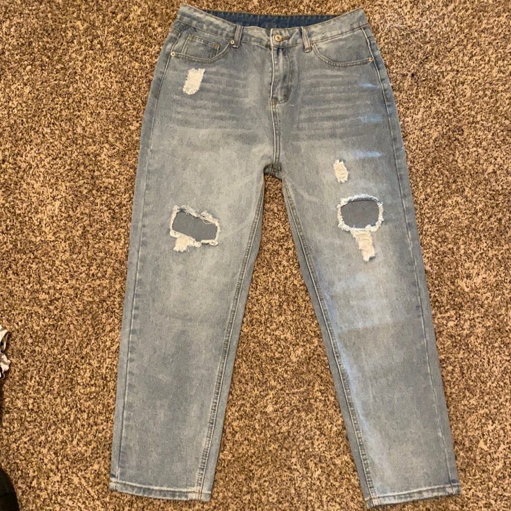 Cropped boyfriend jeans